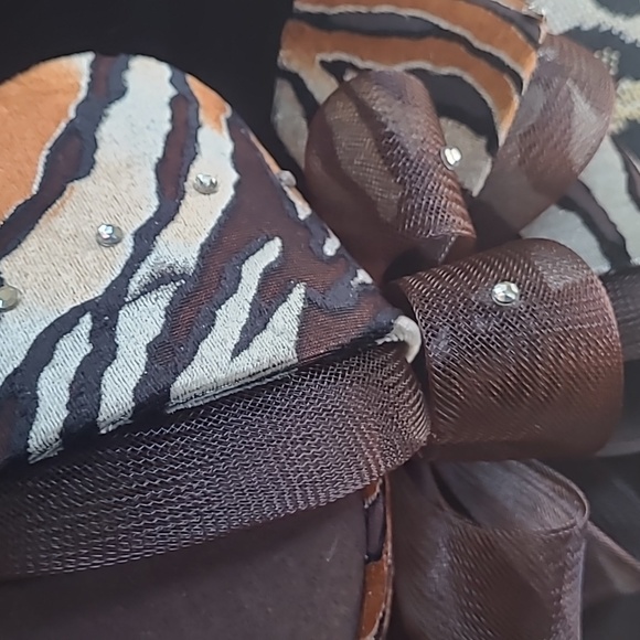 Mr. Hi's Hat - Picture 6 of 6